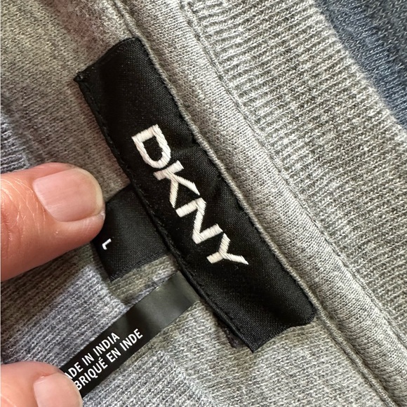 DKNY Women’s Pullover Sweatshirt L - Picture 5 of 5
